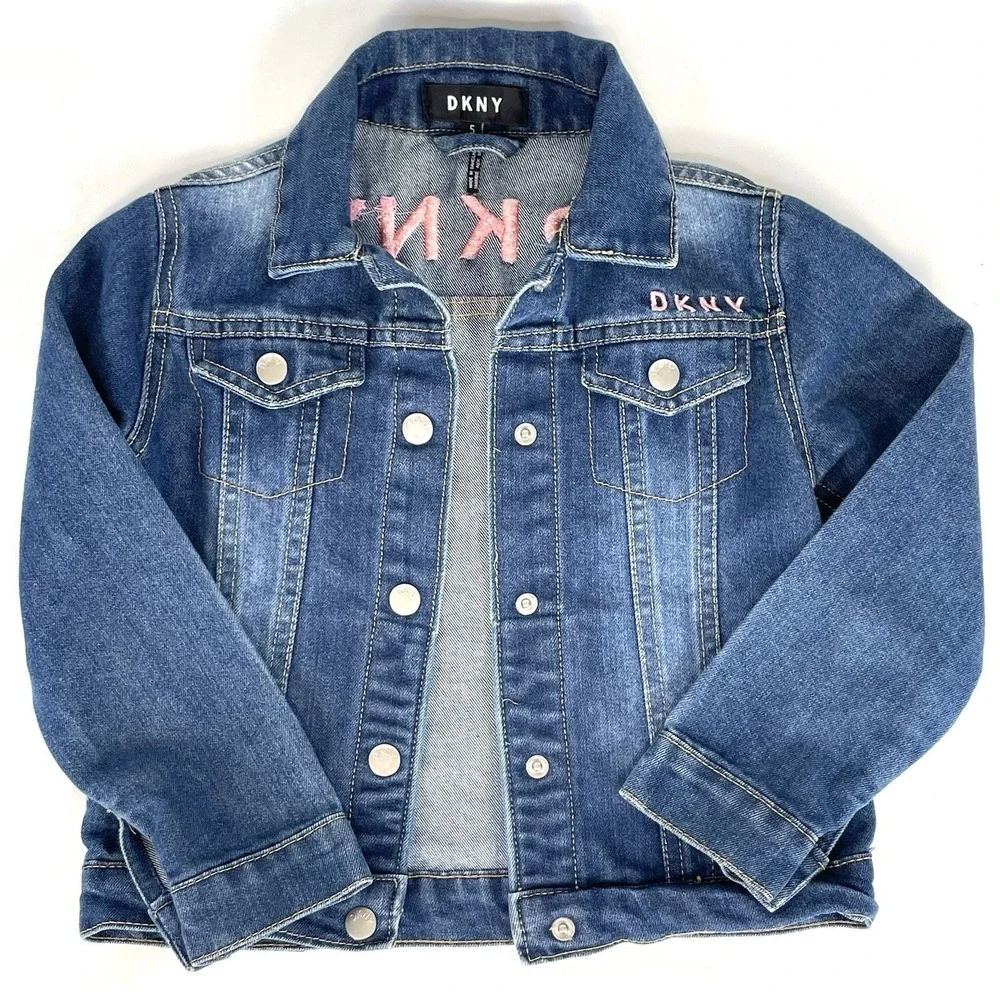 DKNY Girls Denim Jean Jacket Size 5 Blue Pink Embroidered Logo Snap‎ Front